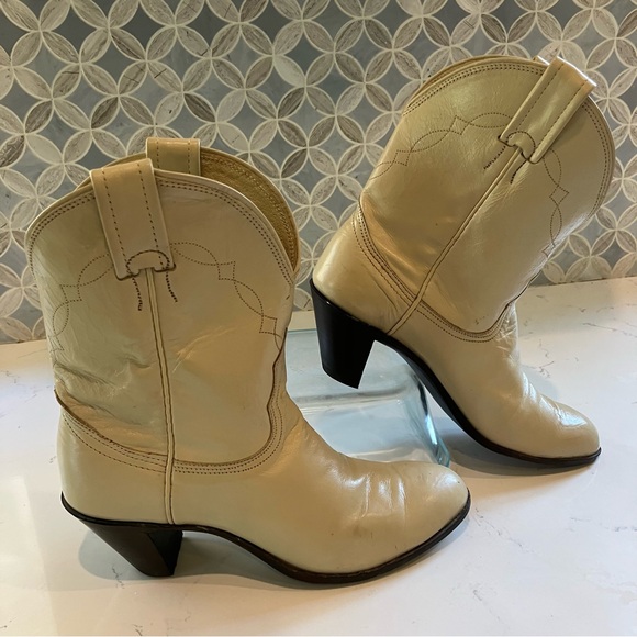 Vintage Nocona Western Cowboy Costal Cowgirl Cream Leather Boots USA Womens 5 B - Picture 2 of 13